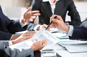 meeting_diskussion_haende_pm_pressmaster_290px (1).png